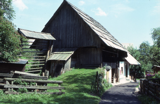 Barn entry